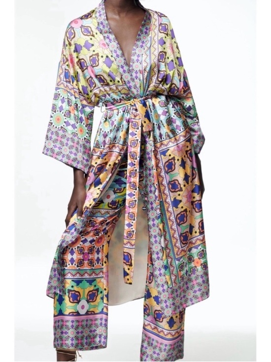 Zara Other - Zara Pastel Multi Floral-Print Satin Kimono Robe